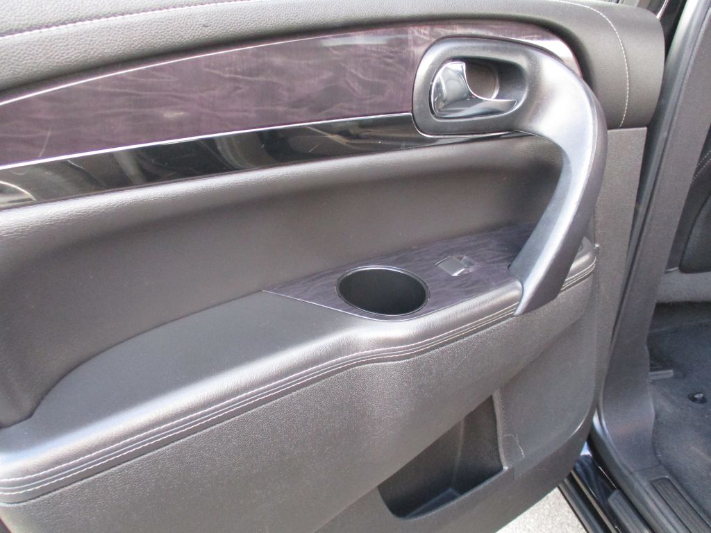 Photo 22 of this BUICK ENCLAVE