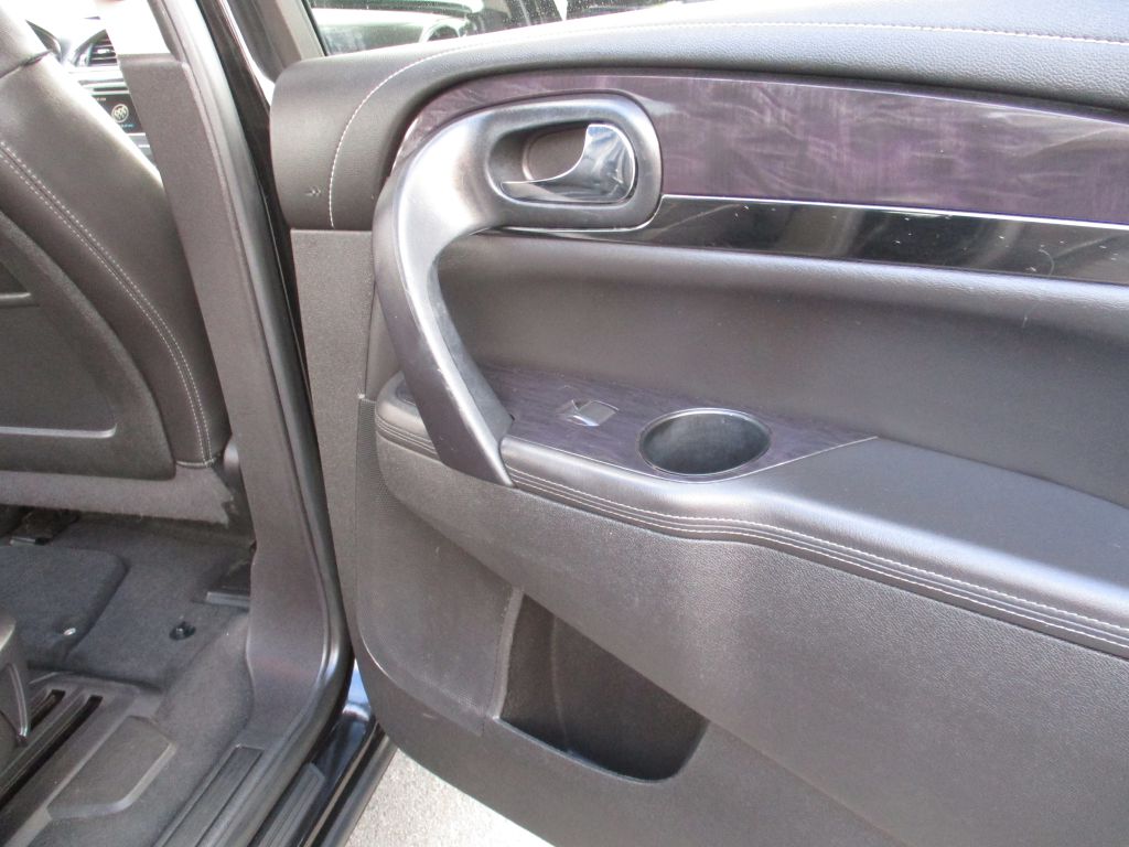 Photo 23 of this BUICK ENCLAVE