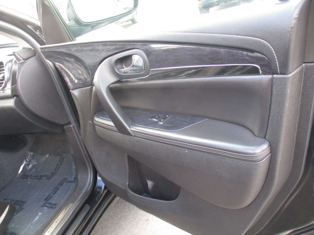 Photo 24 of this BUICK ENCLAVE