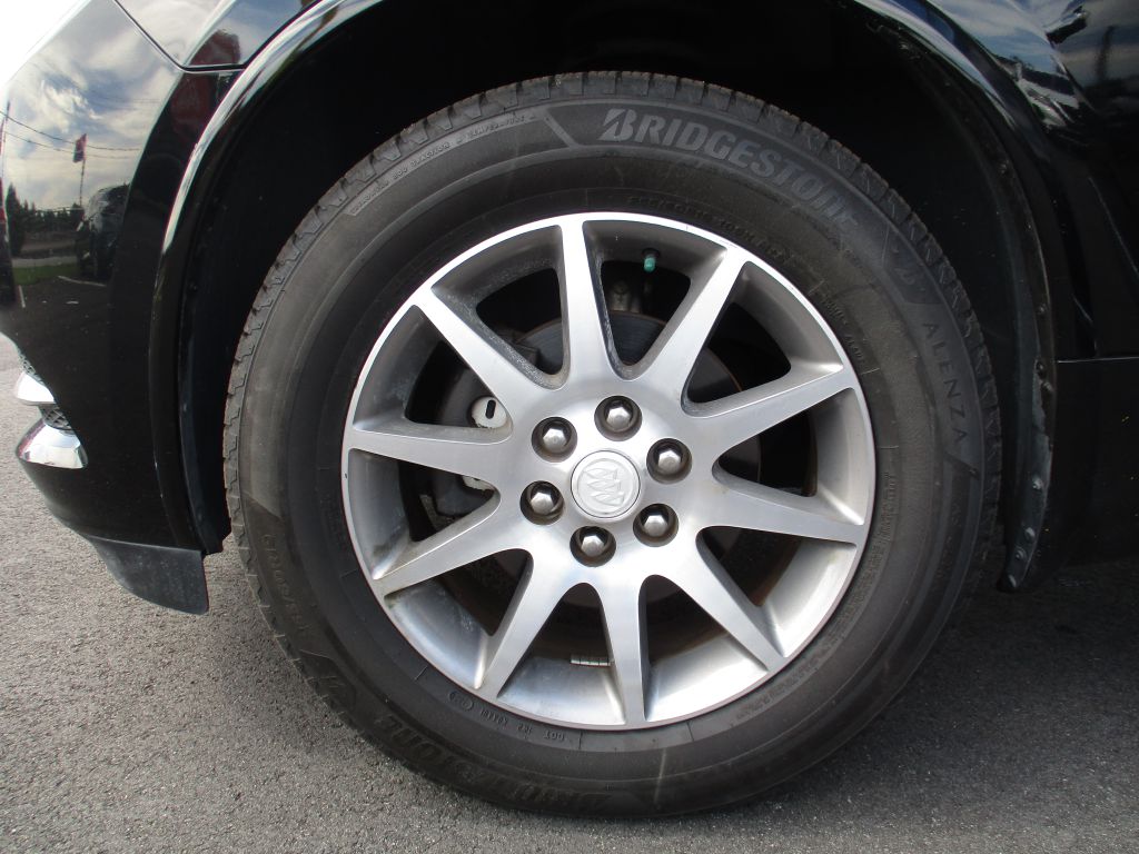 Photo 28 of this BUICK ENCLAVE
