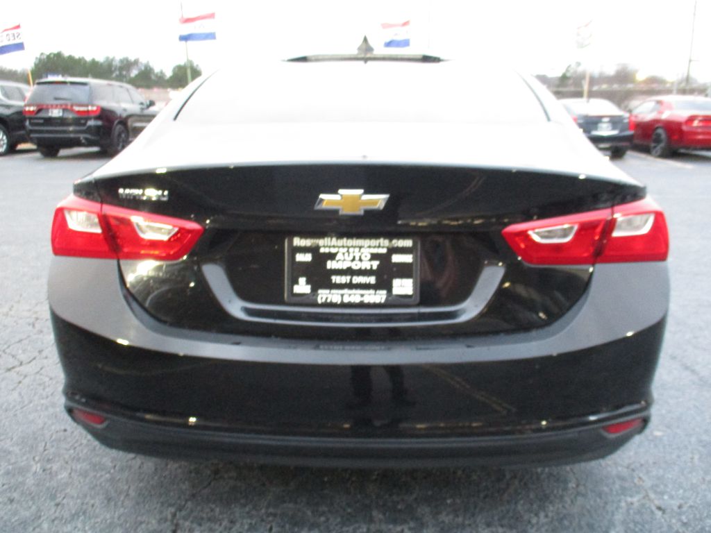 Photo 5 of this CHEVROLET MALIBU