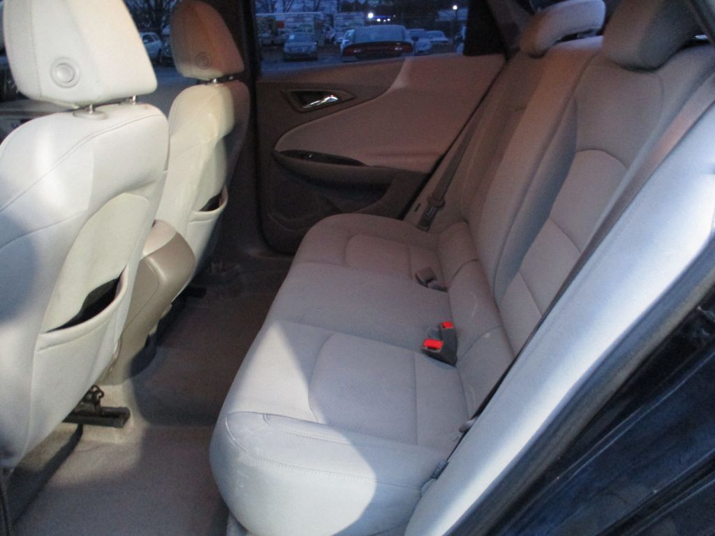 Photo 17 of this CHEVROLET MALIBU