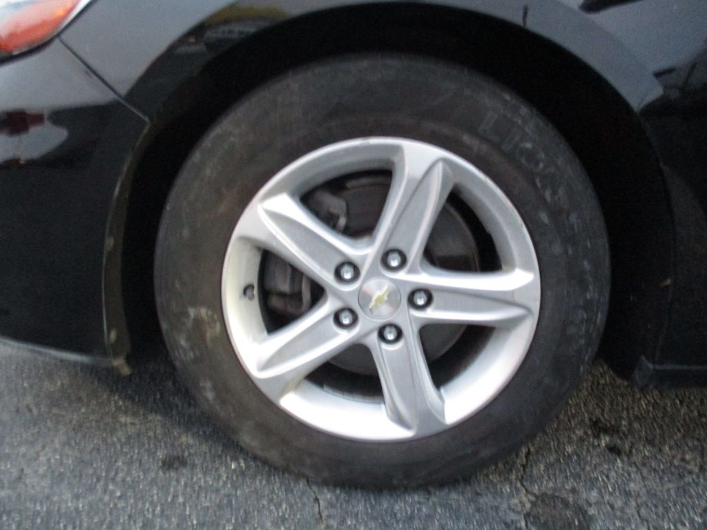Photo 27 of this CHEVROLET MALIBU
