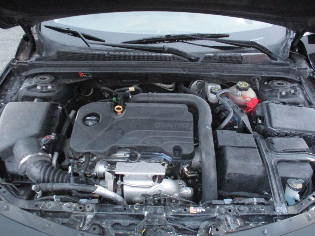 Photo 29 of this CHEVROLET MALIBU