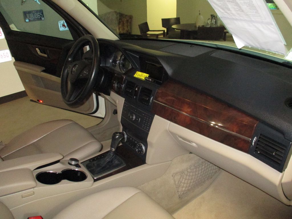 Photo 13 of this MERCEDES-BENZ GLK 350