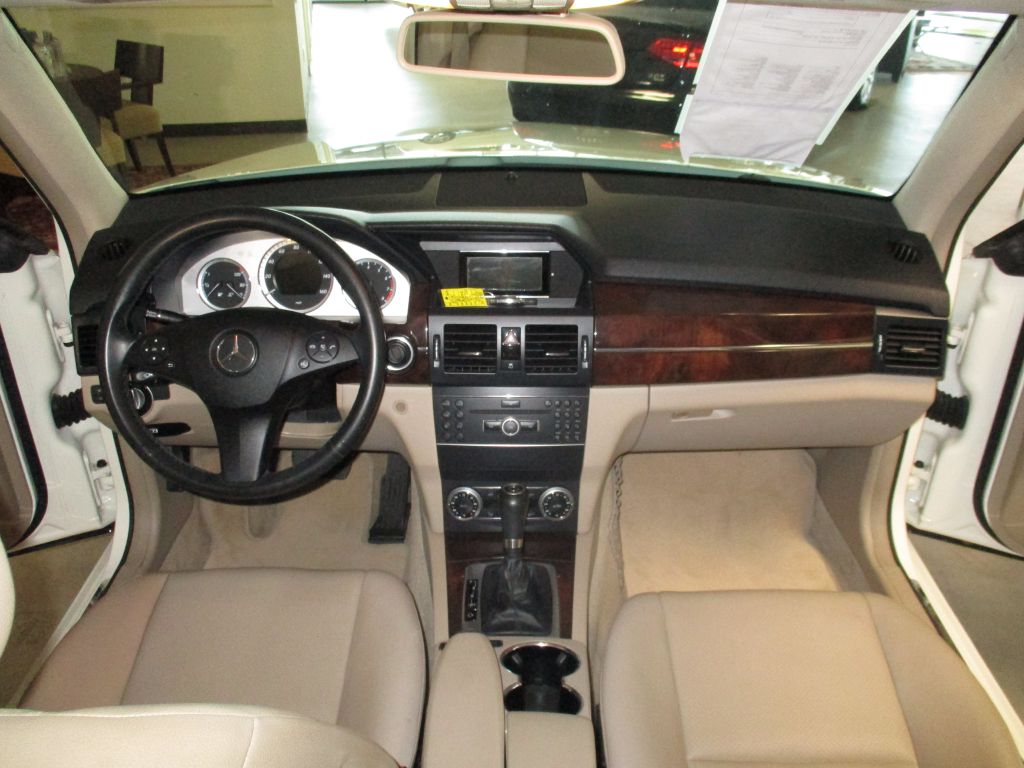 Photo 20 of this MERCEDES-BENZ GLK 350