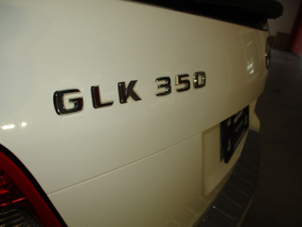 Photo 25 of this MERCEDES-BENZ GLK 350