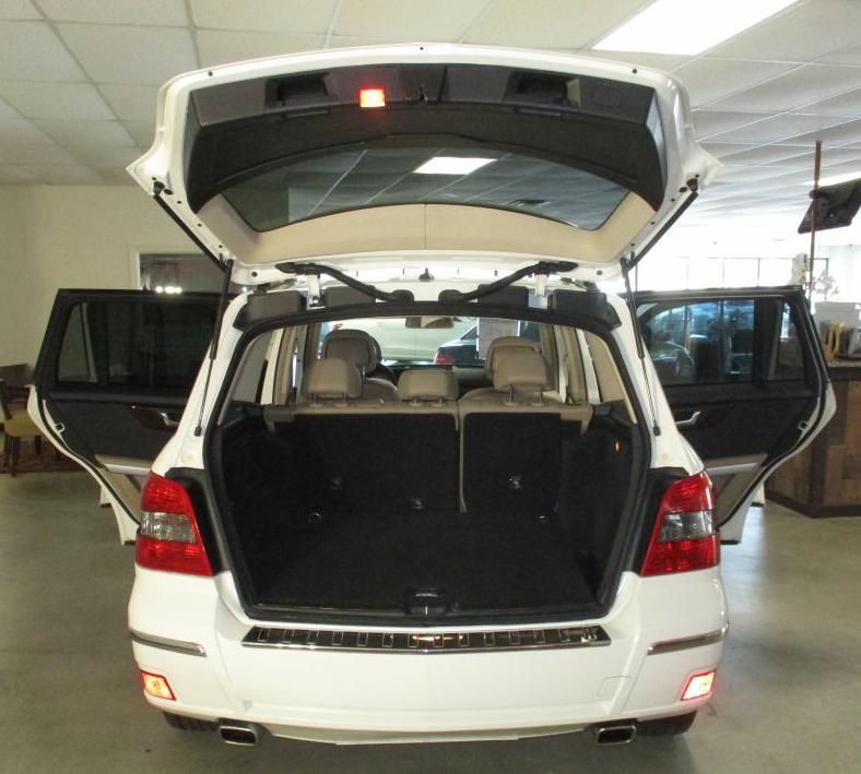 Photo 11 of this MERCEDES-BENZ GLK 350