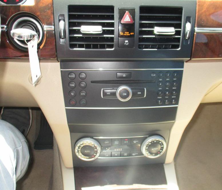 Photo 23 of this MERCEDES-BENZ GLK 350
