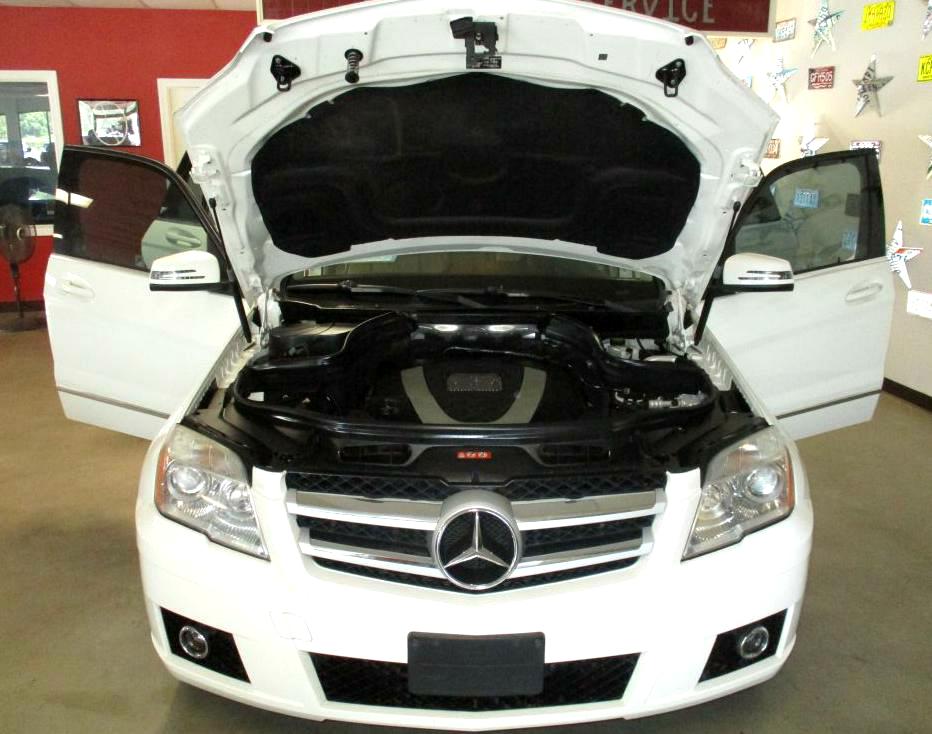 Photo 8 of this MERCEDES-BENZ GLK 350