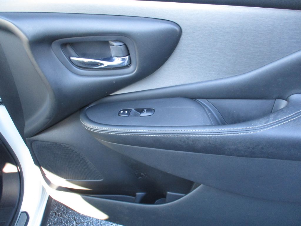 Photo 24 of this NISSAN MURANO