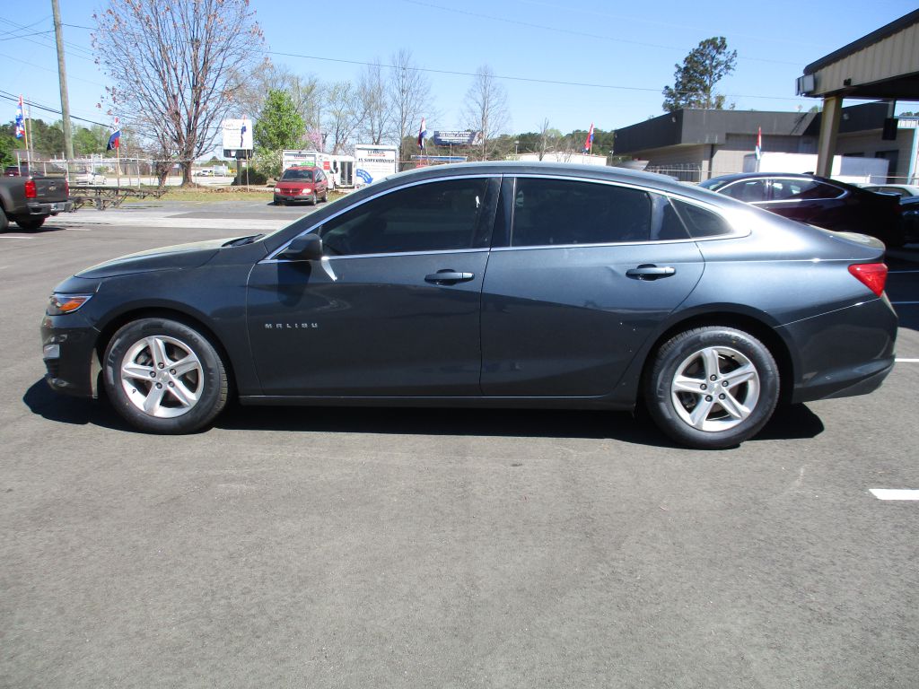 Photo 3 of this CHEVROLET MALIBU