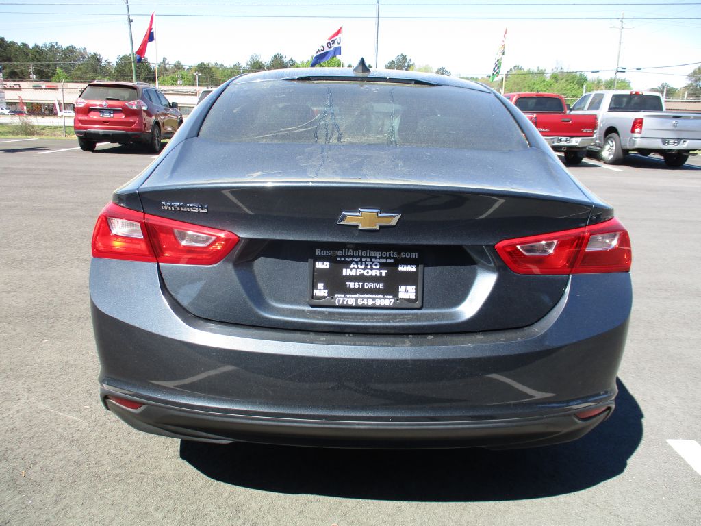 Photo 4 of this CHEVROLET MALIBU