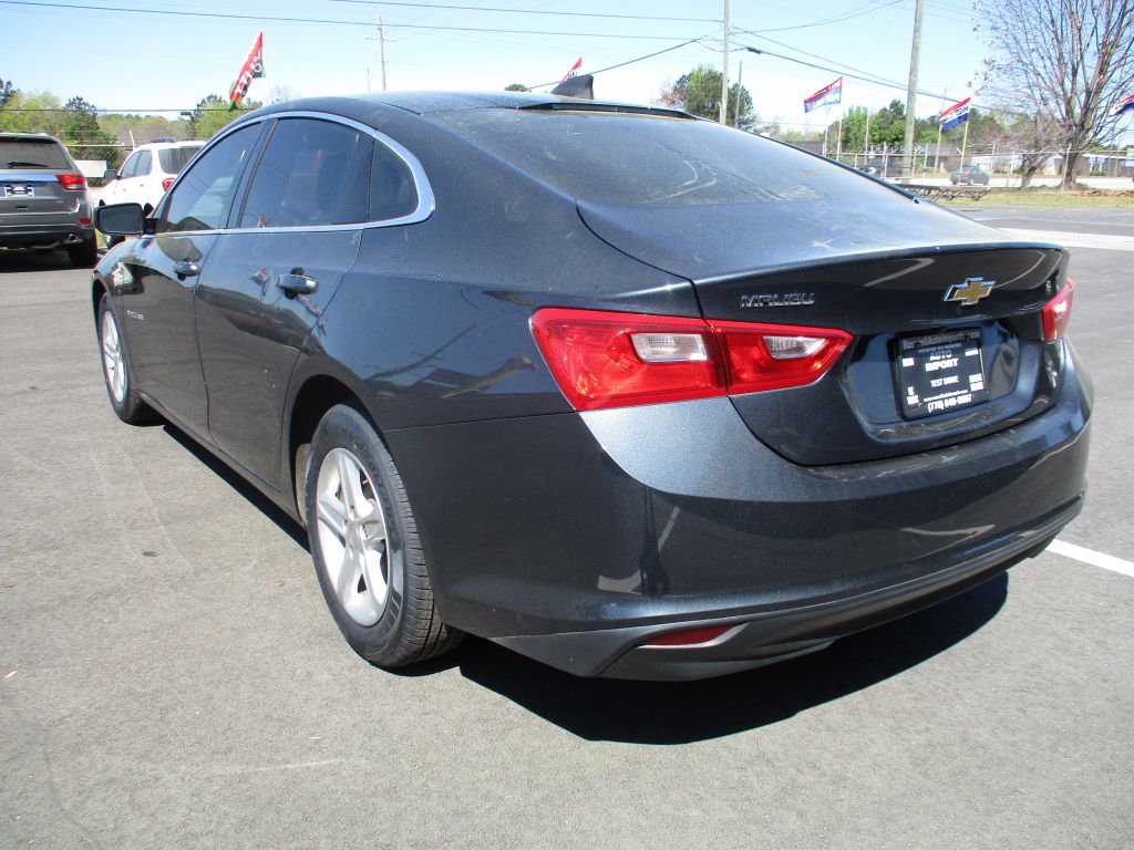 Photo 6 of this CHEVROLET MALIBU