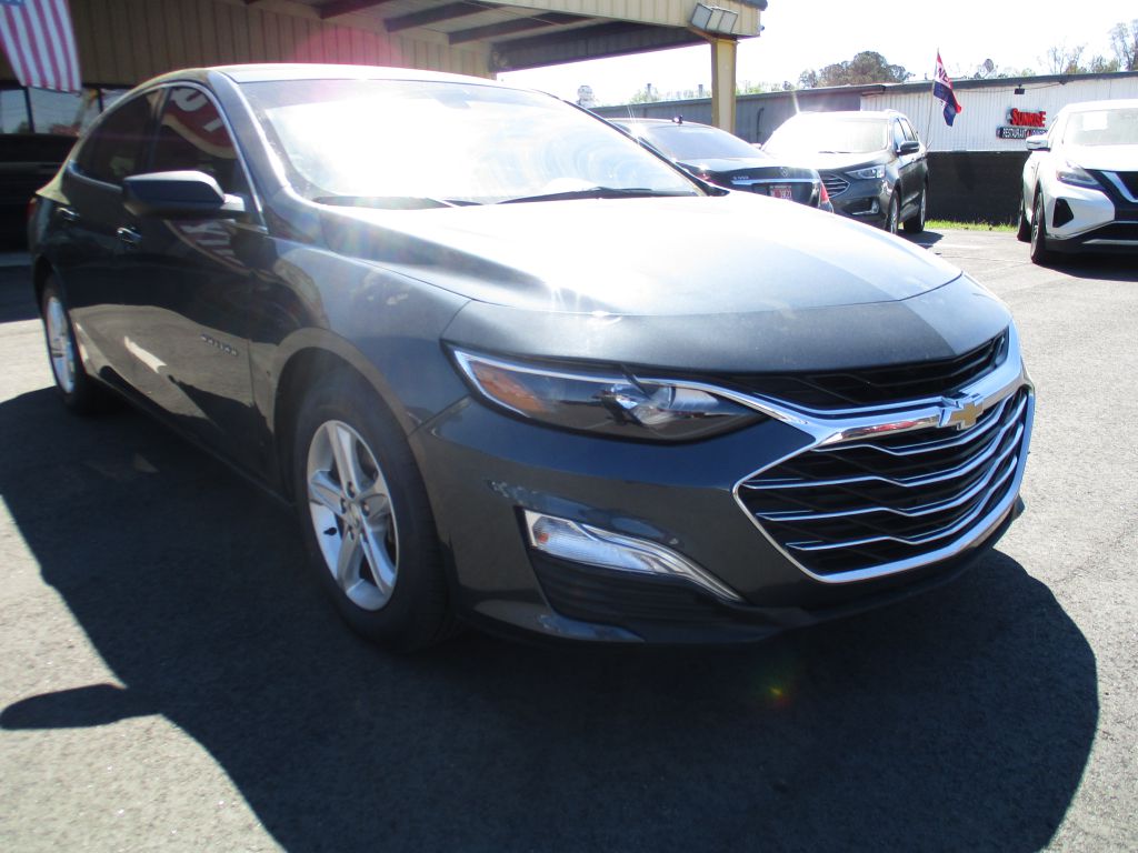 Photo 8 of this CHEVROLET MALIBU