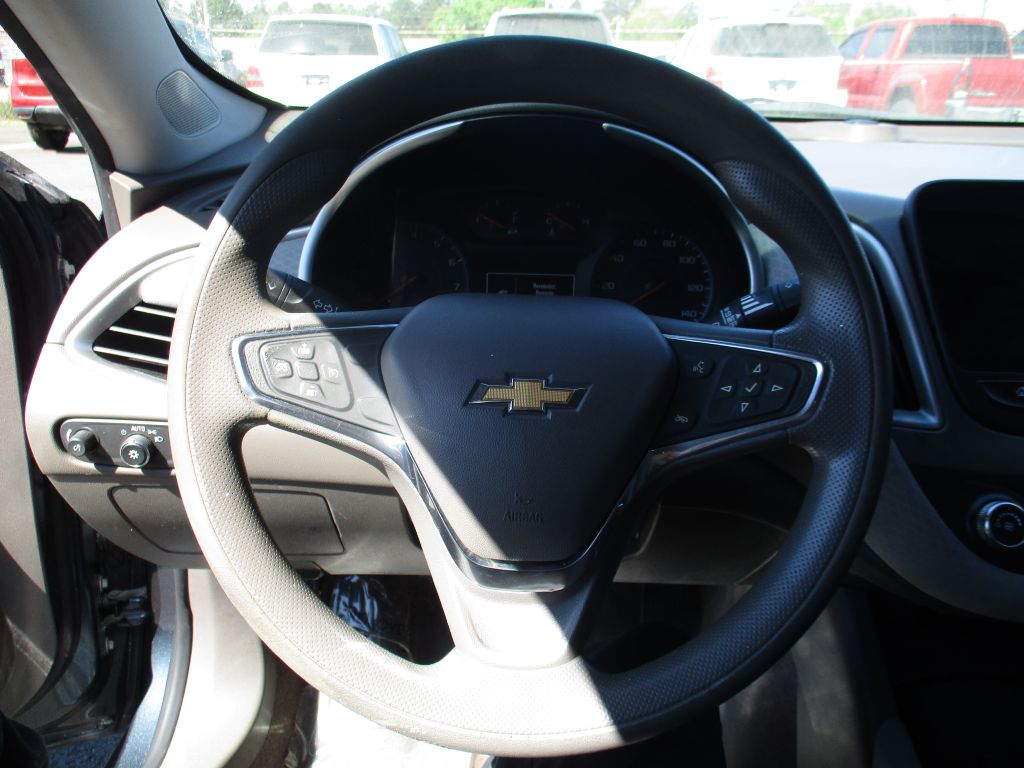 Photo 11 of this CHEVROLET MALIBU