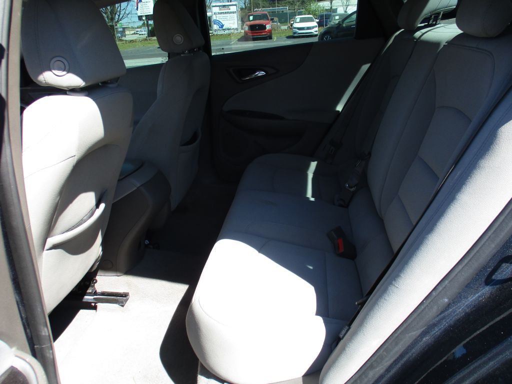 Photo 16 of this CHEVROLET MALIBU