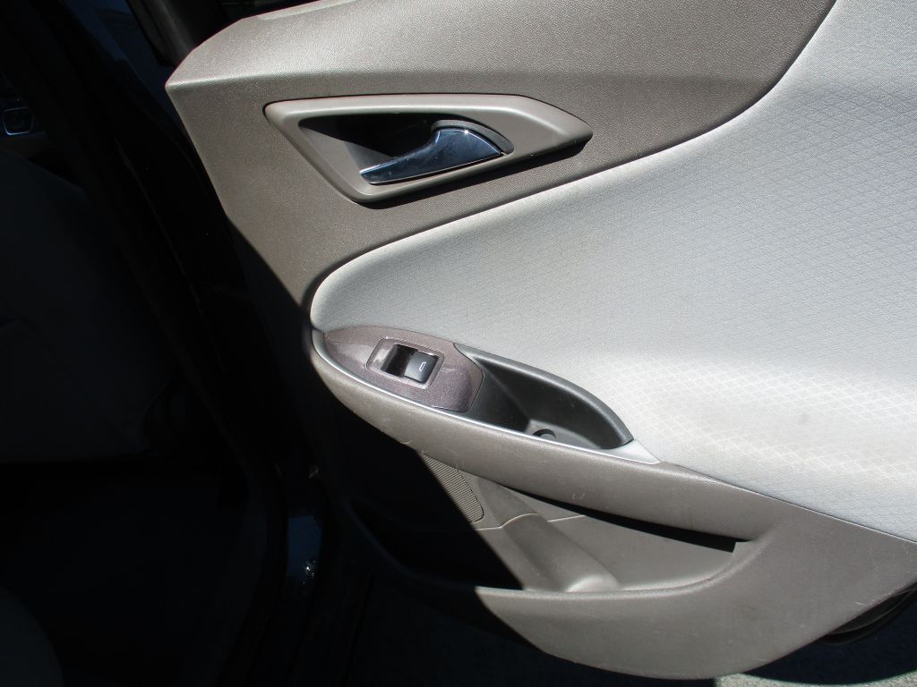 Photo 21 of this CHEVROLET MALIBU