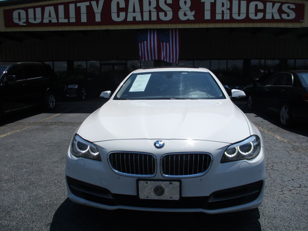 Photo 2 of this BMW 5 SERIES