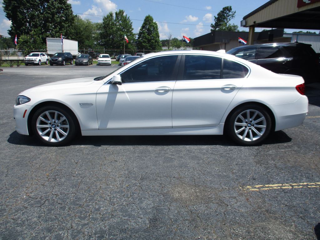 Photo 3 of this BMW 5 SERIES