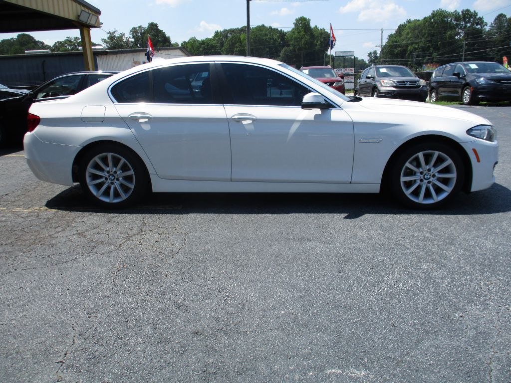 Photo 4 of this BMW 5 SERIES