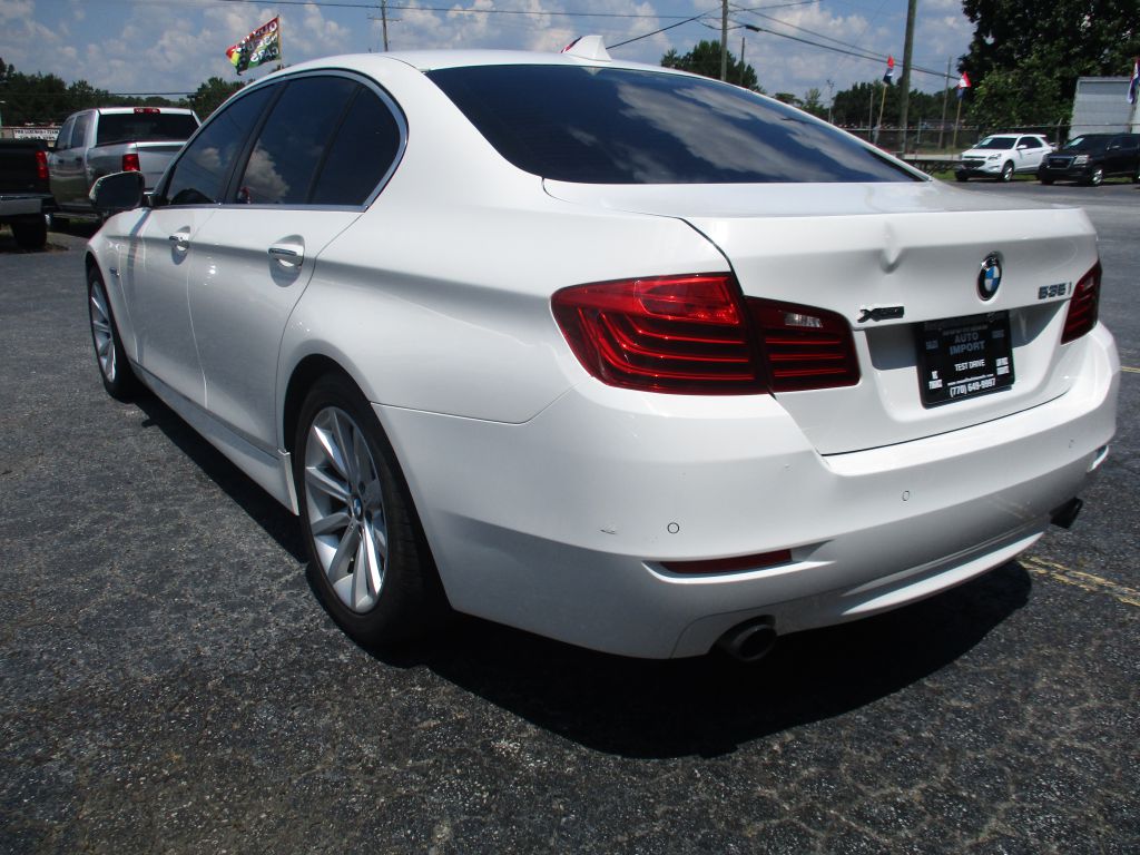 Photo 6 of this BMW 5 SERIES