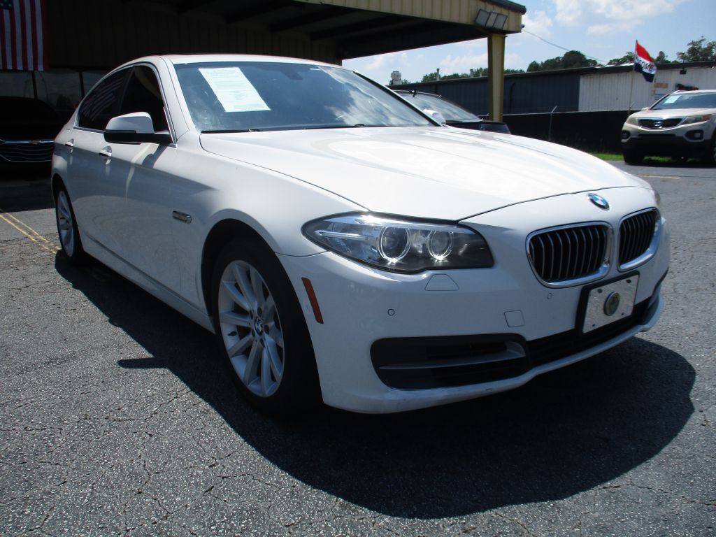 Photo 8 of this BMW 5 SERIES