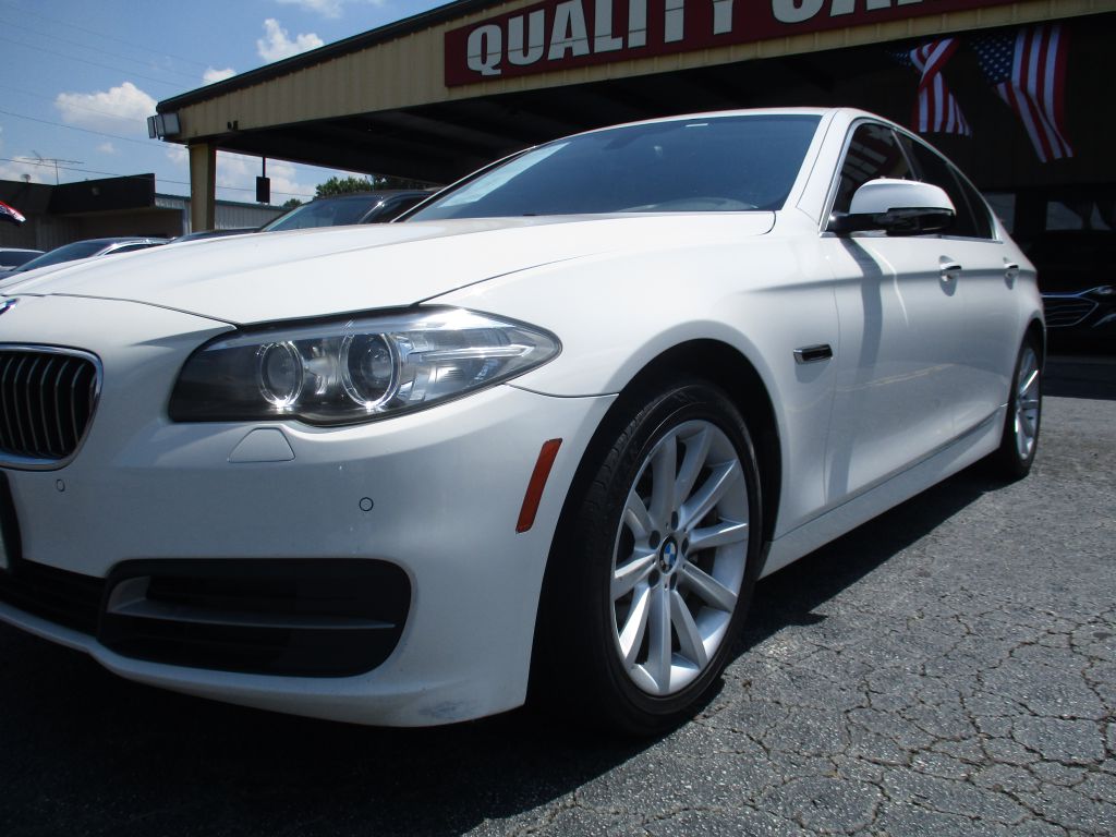 Photo 9 of this BMW 5 SERIES