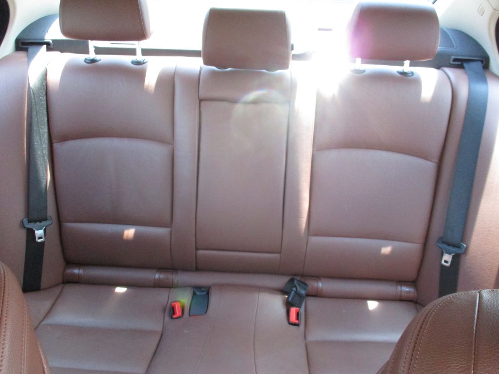 Photo 14 of this BMW 5 SERIES
