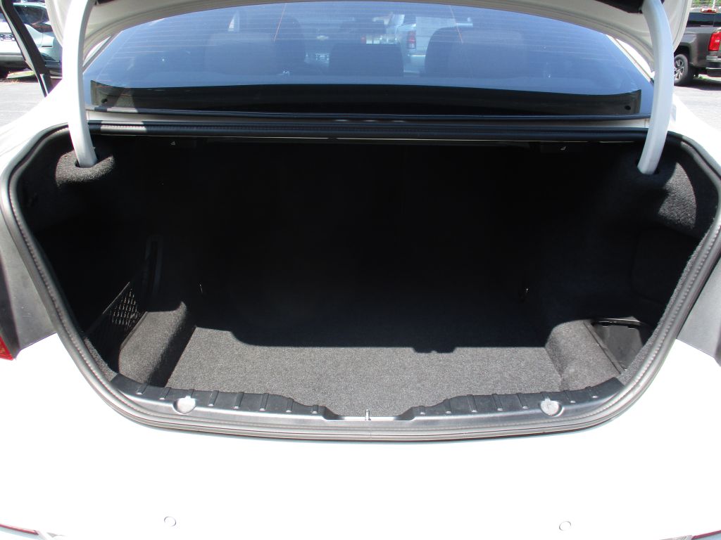 Photo 28 of this BMW 5 SERIES