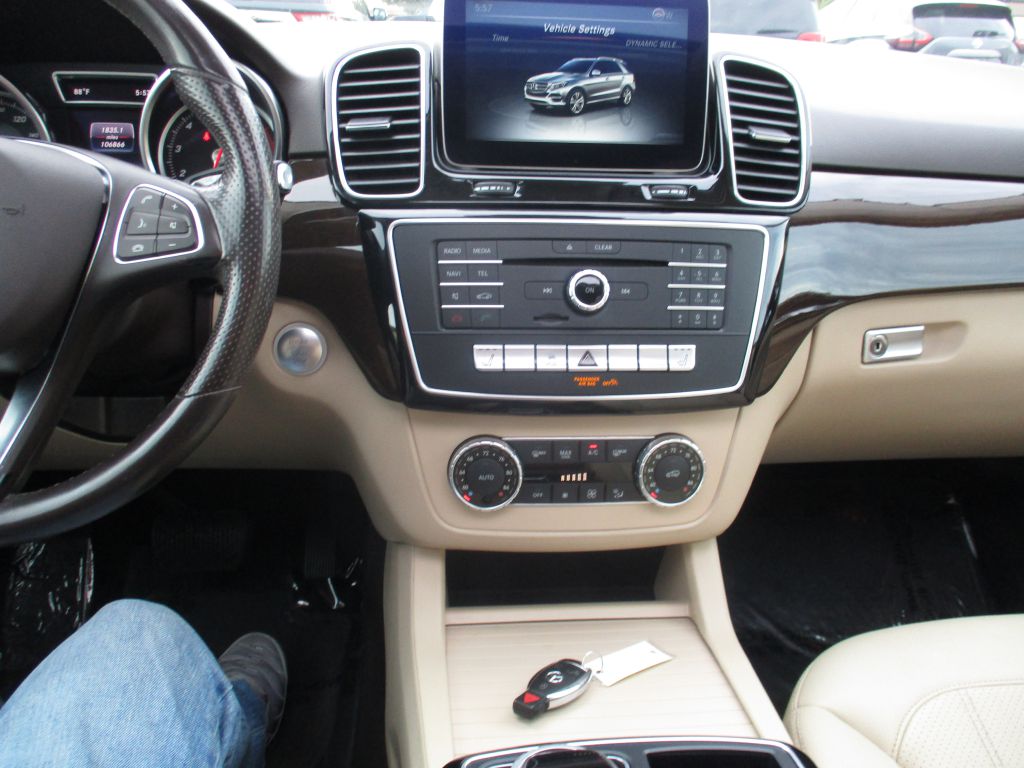 Photo 13 of this MERCEDES-BENZ GLE 350