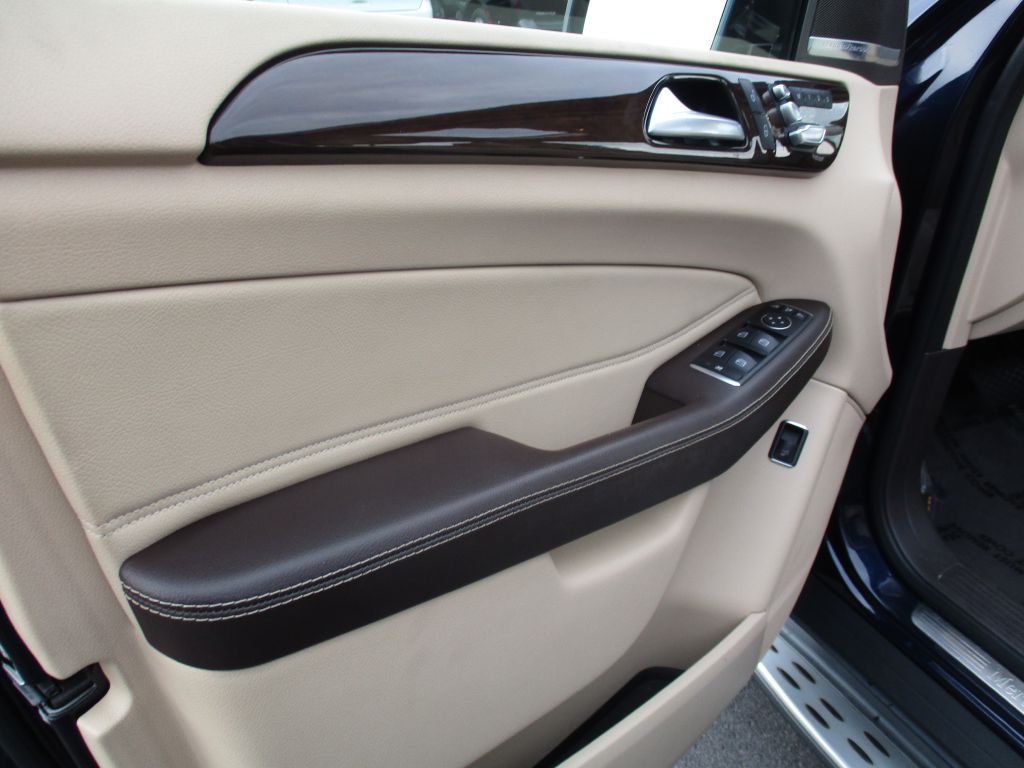 Photo 21 of this MERCEDES-BENZ GLE 350