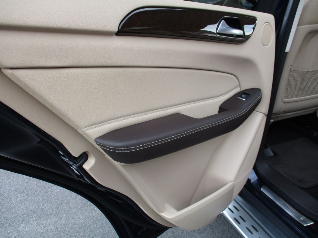 Photo 22 of this MERCEDES-BENZ GLE 350