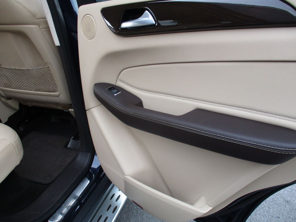 Photo 23 of this MERCEDES-BENZ GLE 350