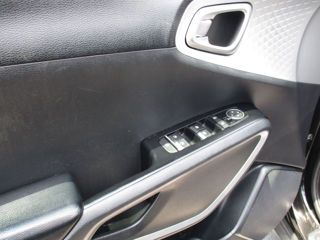 Photo 21 of this KIA SOUL LX