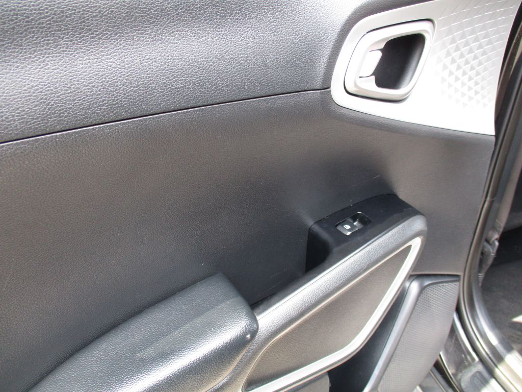 Photo 22 of this KIA SOUL LX