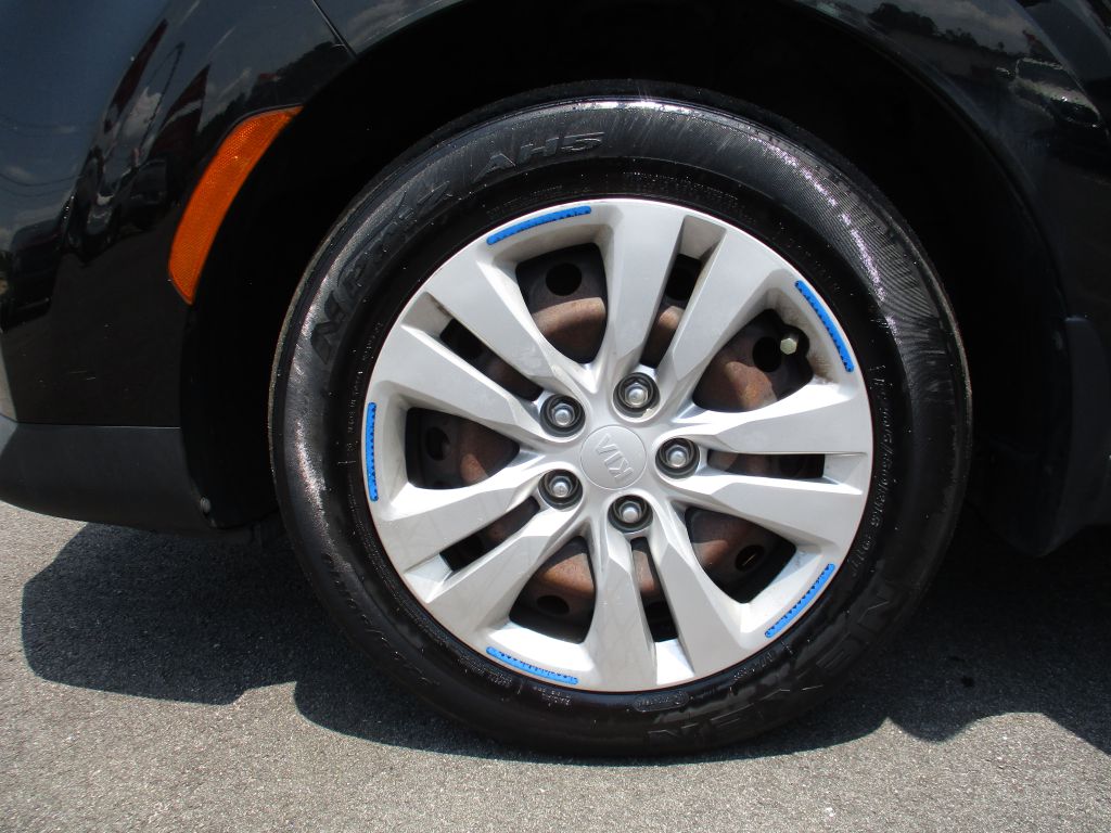 Photo 28 of this KIA SOUL LX