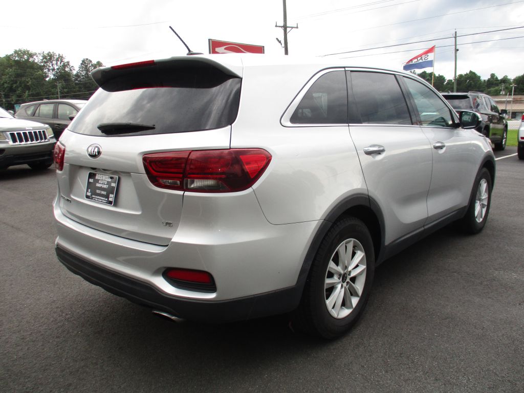 Photo 7 of this KIA SORENTO V-6