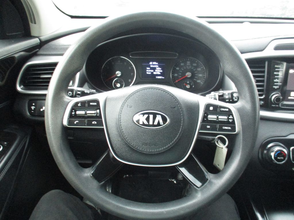 Photo 11 of this KIA SORENTO V-6