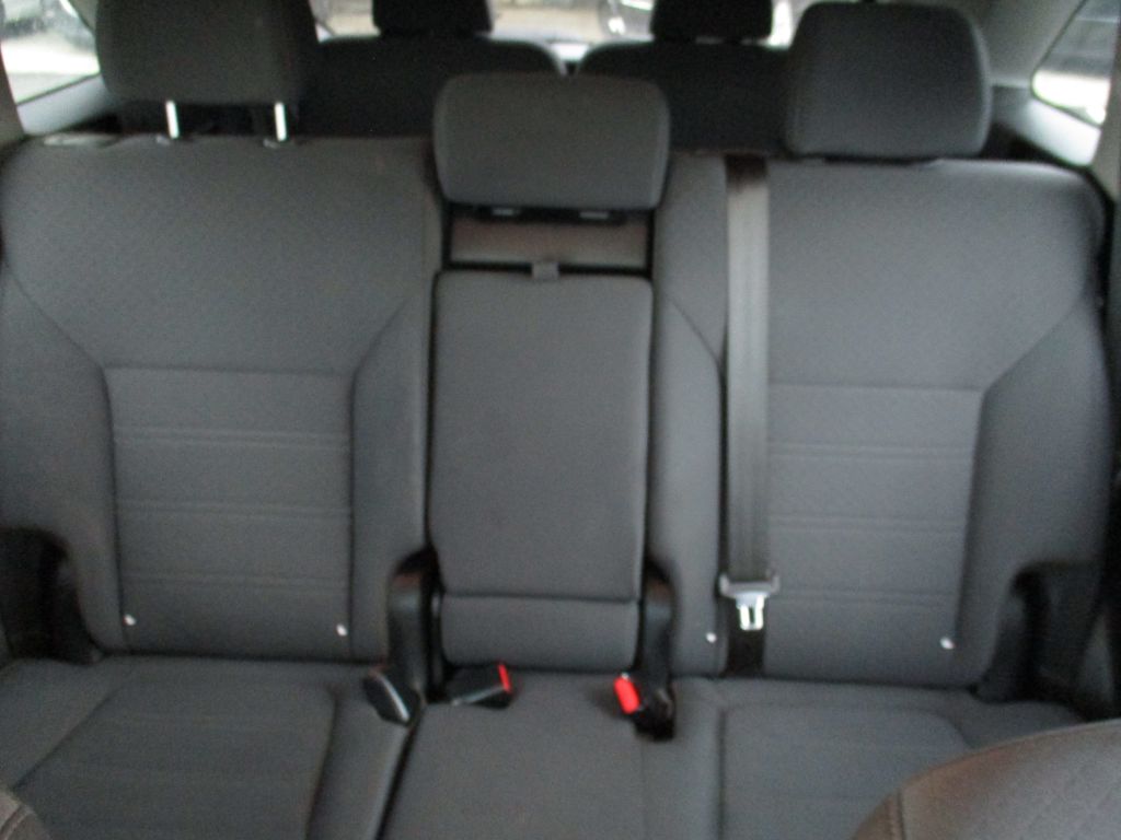 Photo 15 of this KIA SORENTO V-6
