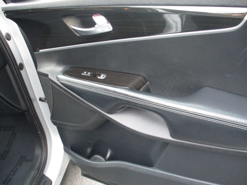 Photo 26 of this KIA SORENTO V-6