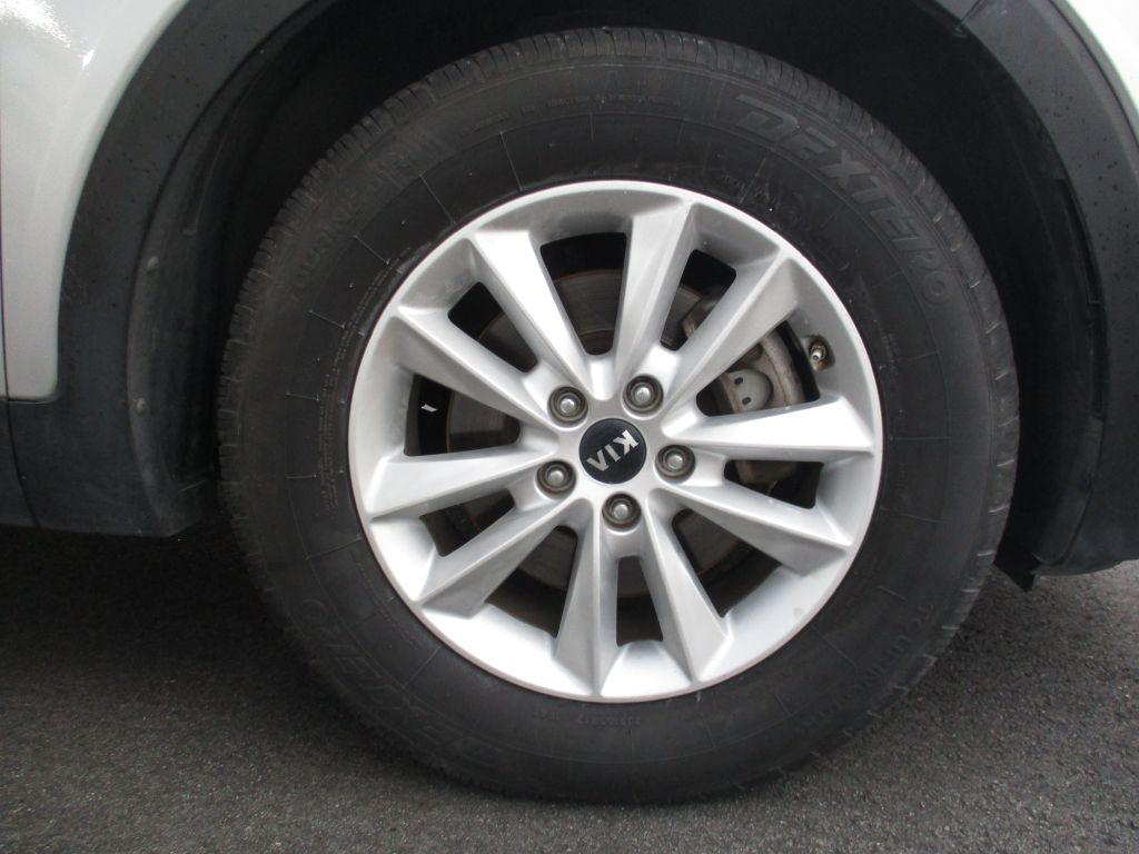 Photo 27 of this KIA SORENTO V-6