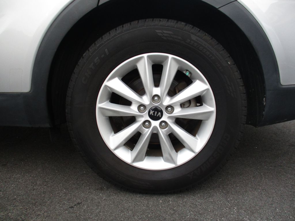 Photo 29 of this KIA SORENTO V-6
