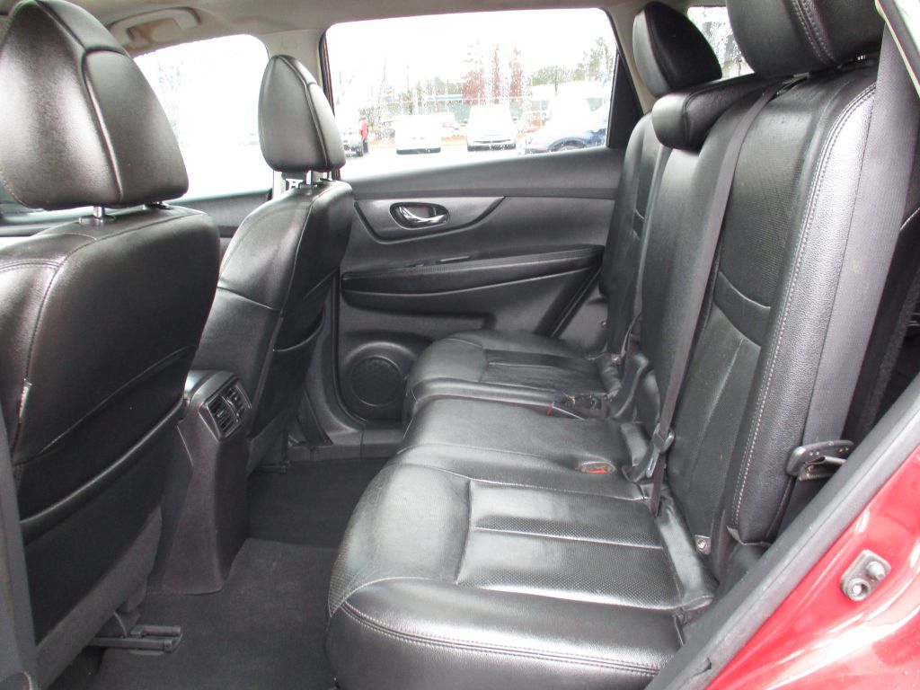 Photo 17 of this NISSAN ROGUE