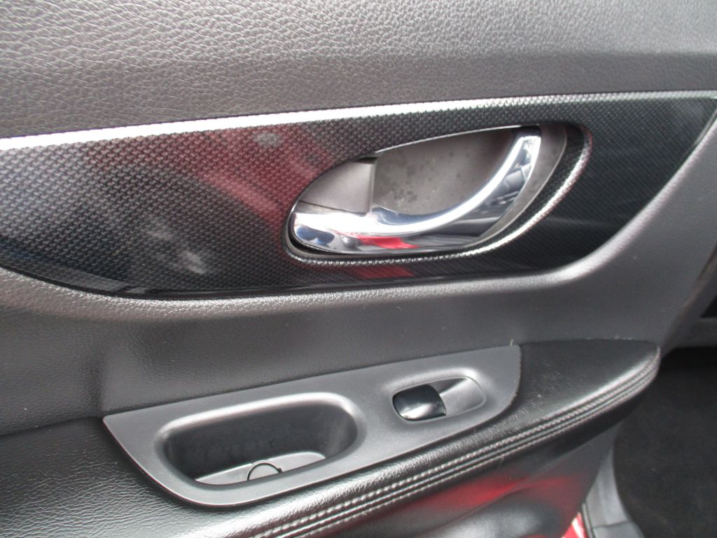 Photo 23 of this NISSAN ROGUE