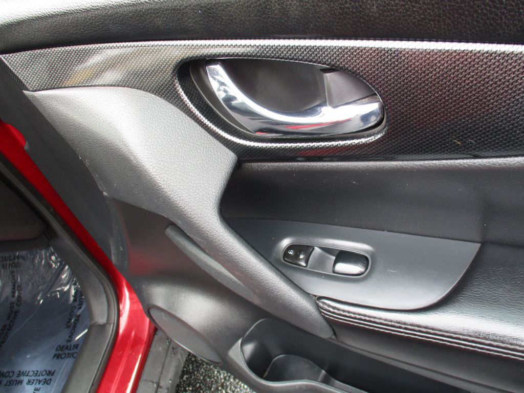 Photo 25 of this NISSAN ROGUE