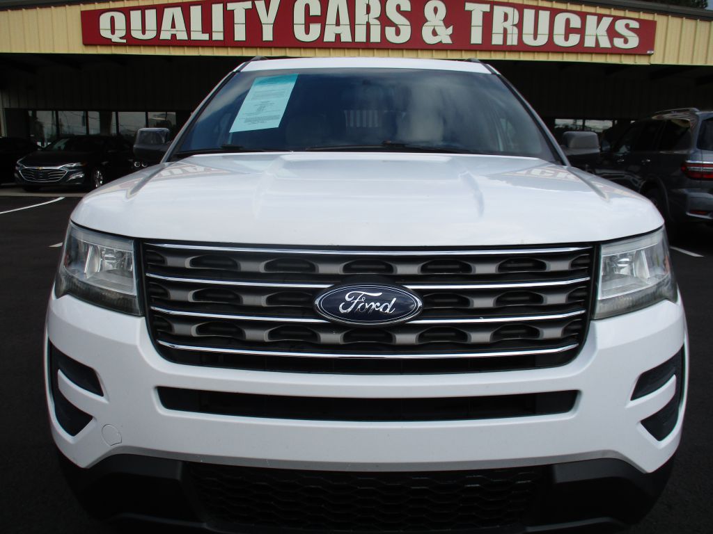 Photo 2 of this FORD EXPLORER