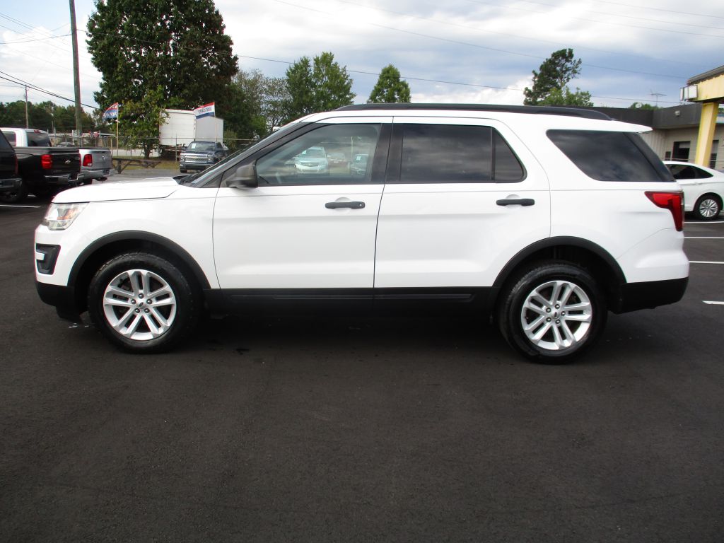 Photo 3 of this FORD EXPLORER