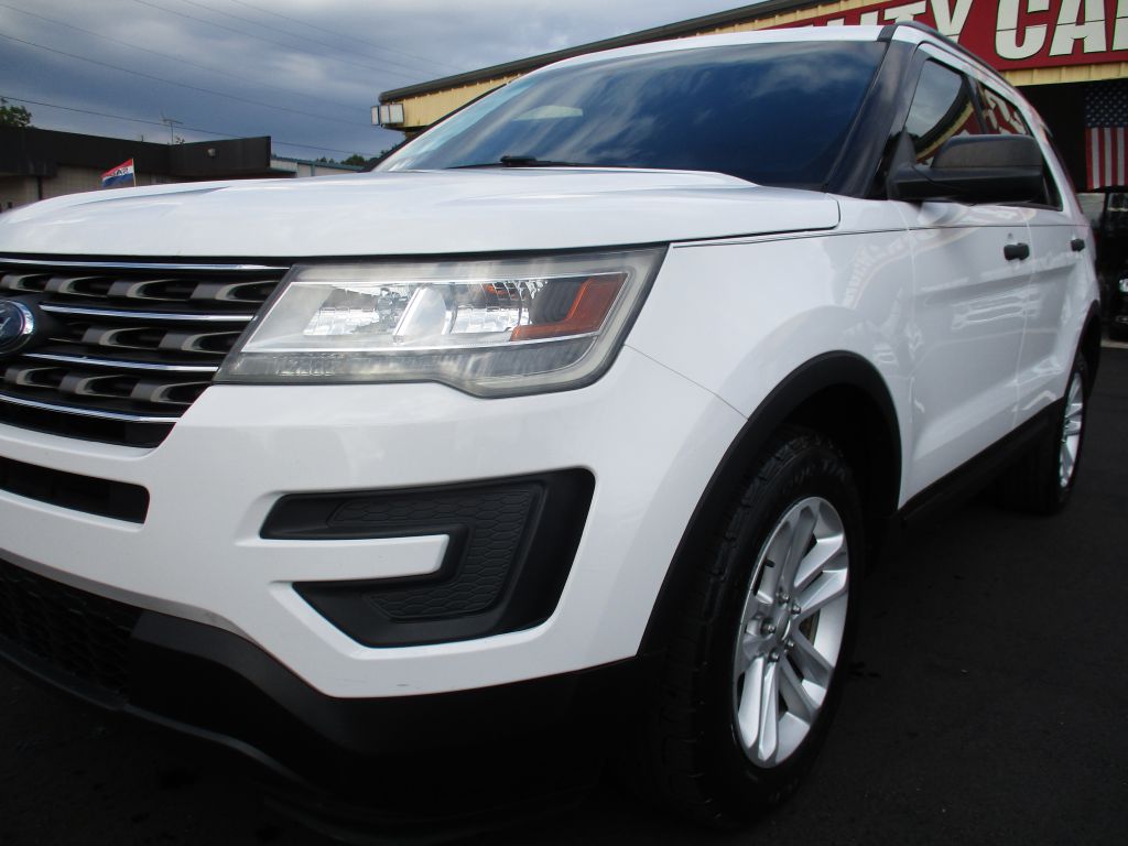 Photo 9 of this FORD EXPLORER