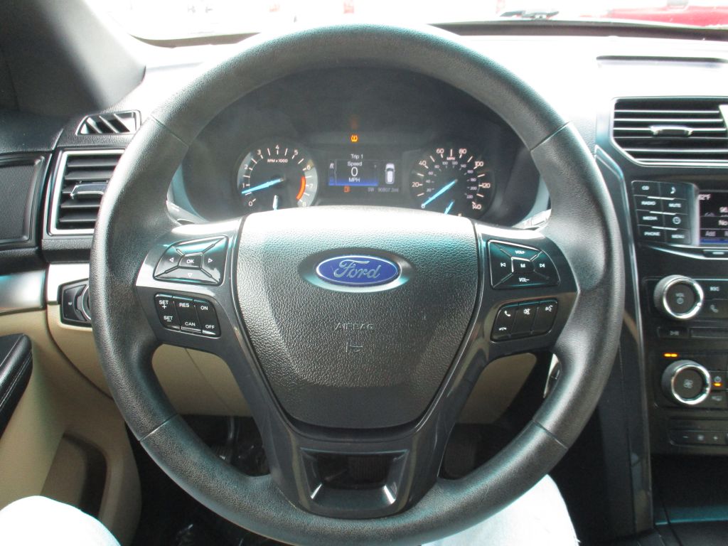 Photo 11 of this FORD EXPLORER